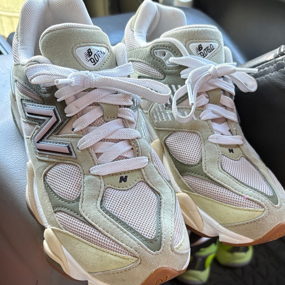 New Balance 9060